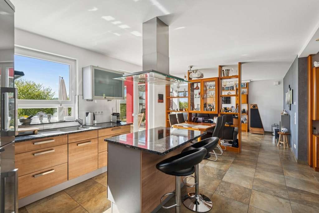 Immobilie in Wolfsheim - Provisionsfrei – Modernes Haus mit traumhaftem Weitblick und sonniger Terrasse in Ortsrandlage - Bild 3