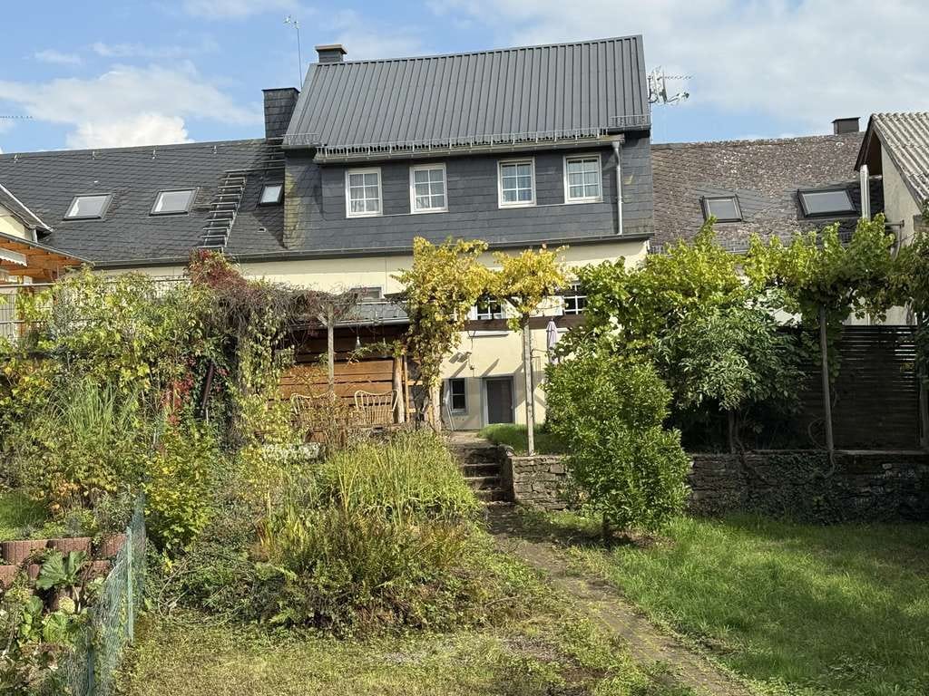 Immobilie in Manderscheid - Großzügiges, teilrenoviertes Wohnhaus mit FeWo in Manderscheid - Bild 0