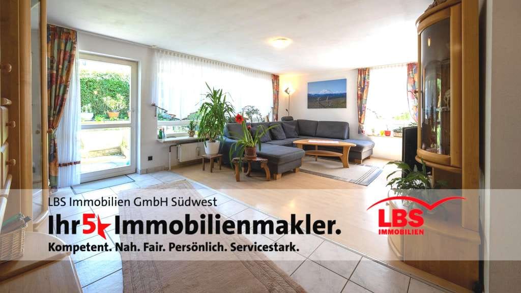 Immobilie in Herrenberg - Sonnige Erdgeschosswohnung mit viel Platz, eigenem Garten, Terrasse und Balkon! - Bild 0