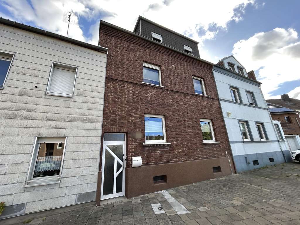 Immobilie in Niederzier - Familienfreundliches Haus mit großem Grundstück
 - Bild 0