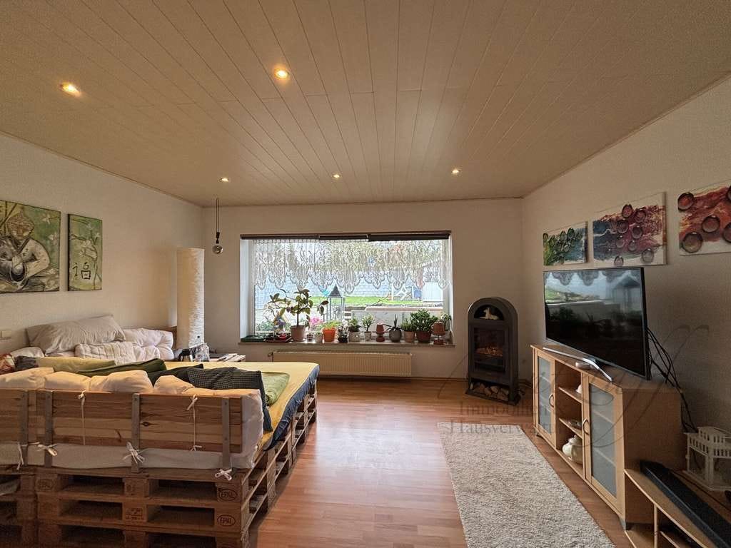 Immobilie in Iden - Großzügiges Wohnhaus mit zwei Eingängen – vielseitige Nutzung in zentraler Lage von Iden - Bild 4