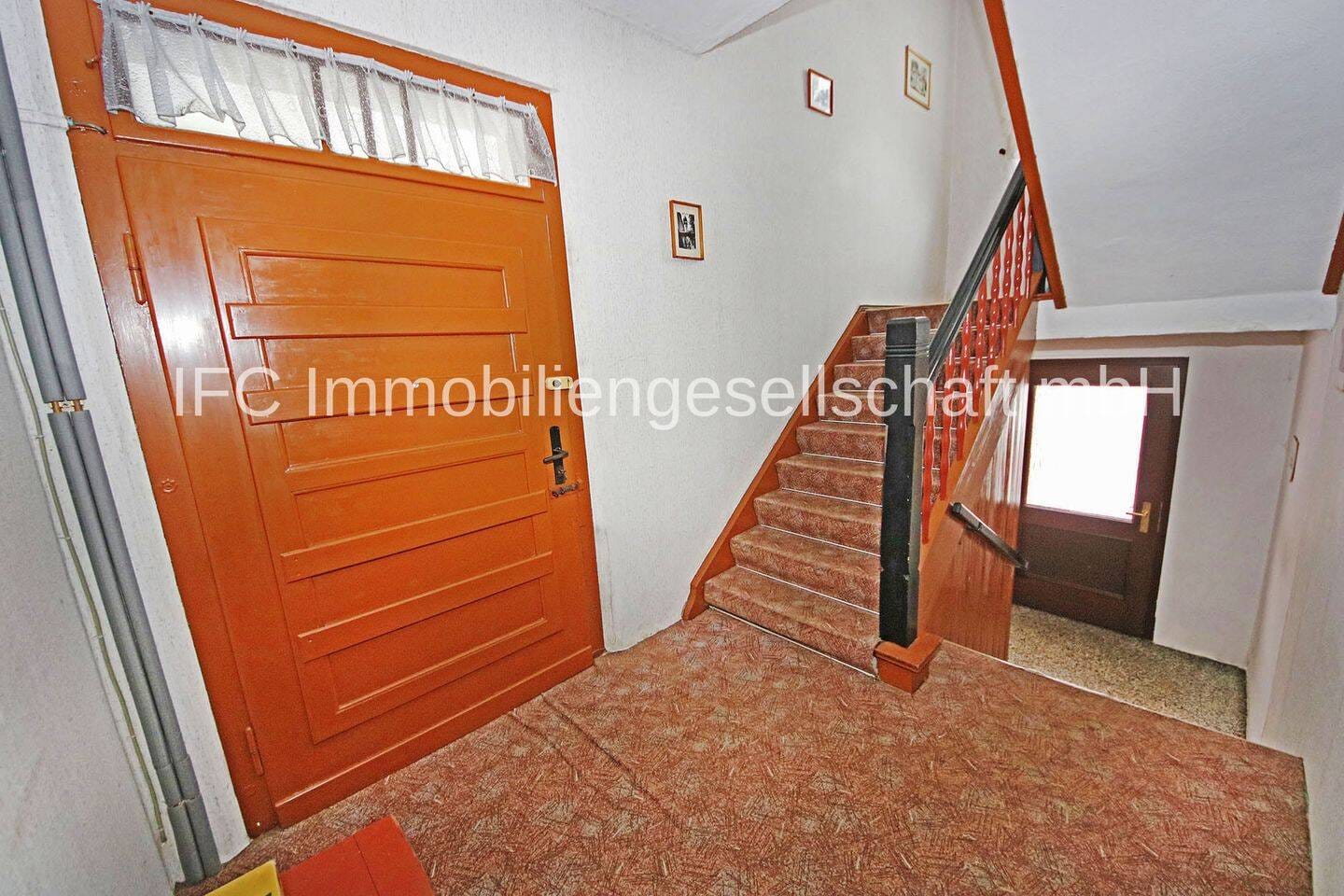 Immobilie in Wittenberg - Zweifamilienhaus mit idyllischem Grundstück und idealer Verkehrsanbindung in Lutherstadt Wittenberg - Bild 2