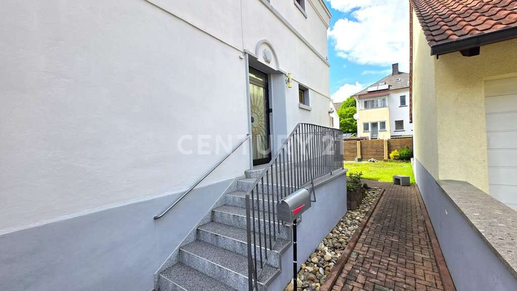 Immobilie in Friedrichsthal - Attraktives 1-2 Einfamilienhaus mit Garten und Terrasse in Friedrichsthal - Bild 3