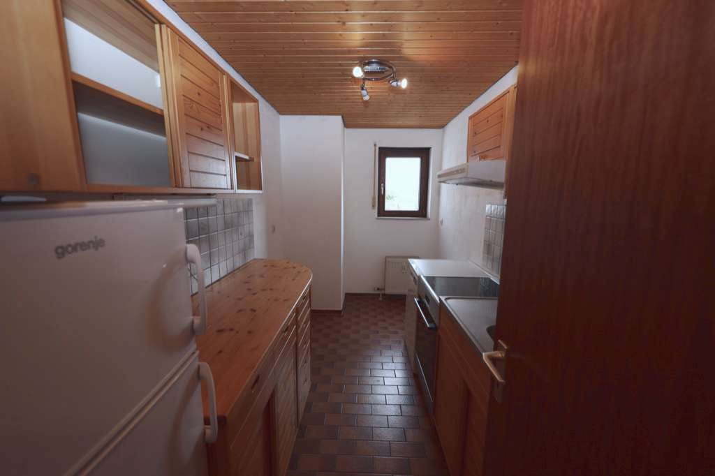Immobilie in Schwieberdingen - Sofort Beziehbar : 2,5-Zimmer-Dachwohnung mit Loggia und Einzelgarage - Bild 3