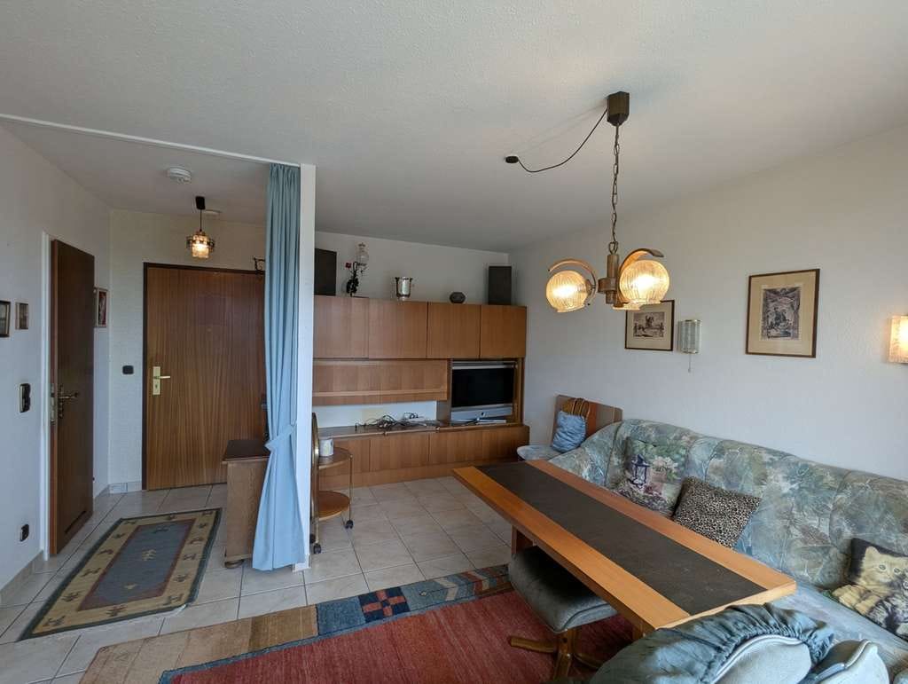 Immobilie in Friedrichshafen - Attraktive 2 Zimmer-Wohnung mit See- und Bergsicht in Friedrichshafen inkl. TG-Stellplatz - Bild 2