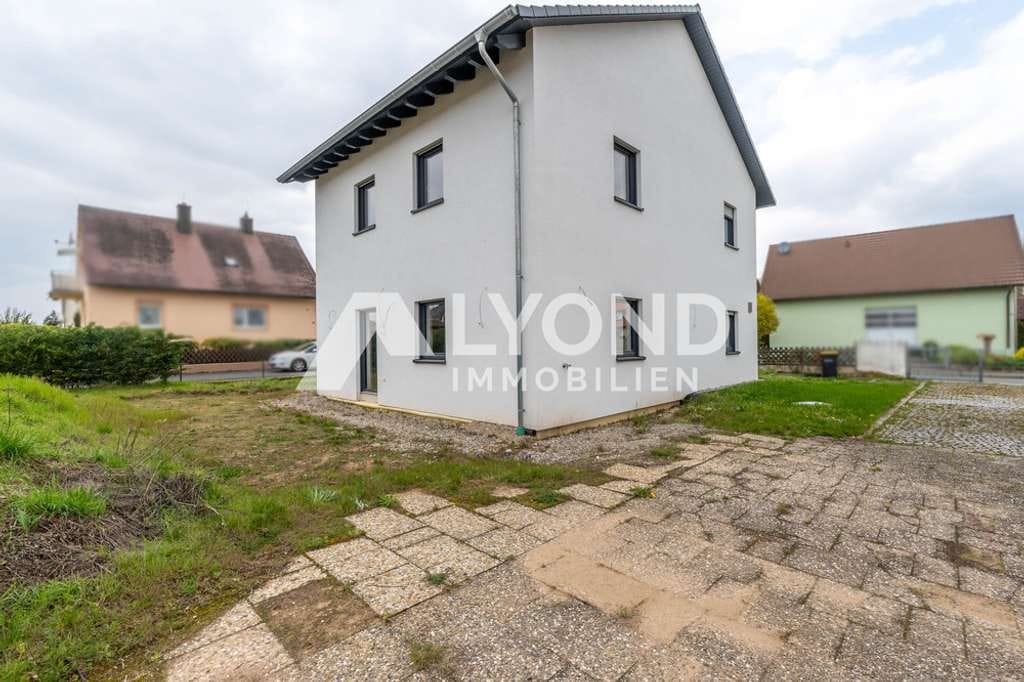 Immobilie in Uehlfeld - Neubauflair trifft Wohnkomfort – Einfamilienhaus mit Gartenidylle - Bild 4