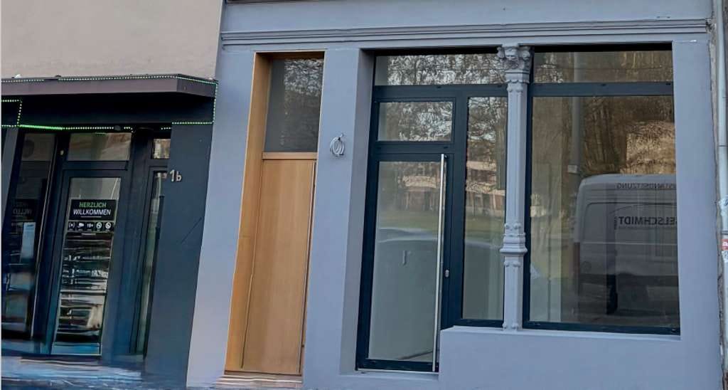 Immobilie in Krefeld - Handwerker aufgepasst! Provisionsfreies teilmodernisiertes MFH mit Potential und solider Rendite - Bild 1