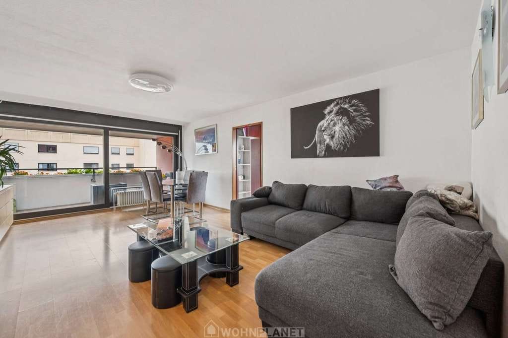 Immobilie in Tamm - Über den Dächern von Tamm: Wohnen mit Blick über Tamm - 3,5-Zimmer-Penthouse, Aufzug und Tiefgarage - Bild 0