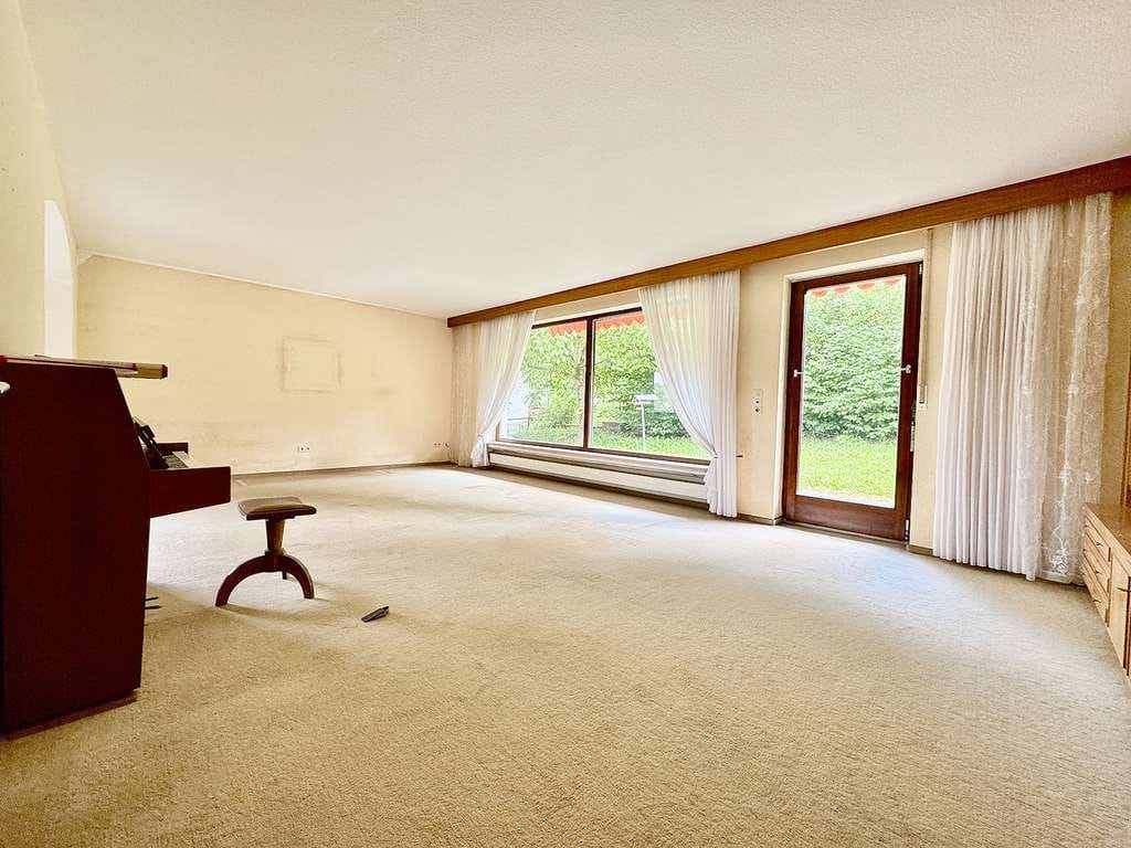 Immobilie in Marktrodach - Wohnhaus mit großem Garten in begehrtester Lage von Marktrodach - Bild 3