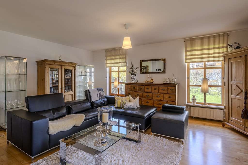 Immobilie in Sauerlach - Charmantes, bezugsfreies Reiheneckhaus im modernen Landhausstil – Ruhe, Sonne und großzügiges Wohnen - Bild 2