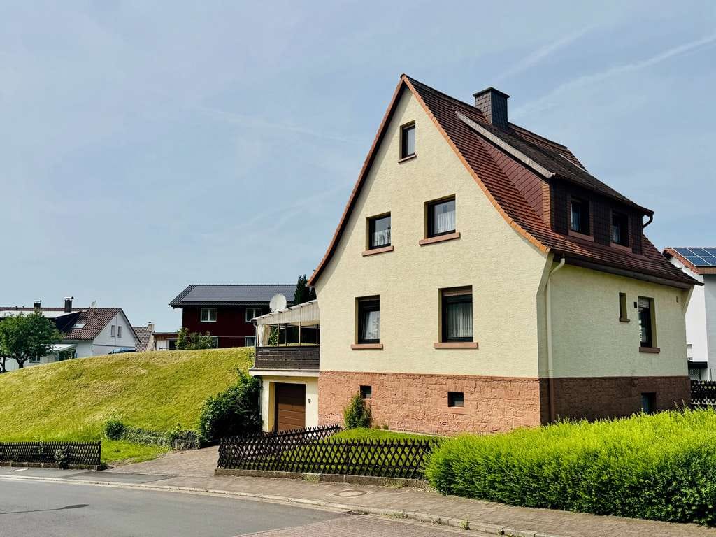 Immobilie in Linsengericht - Freistehendes Einfamilienhaus mit großem Grundstück und viel Potenzial in ruhiger Lage - Bild 2