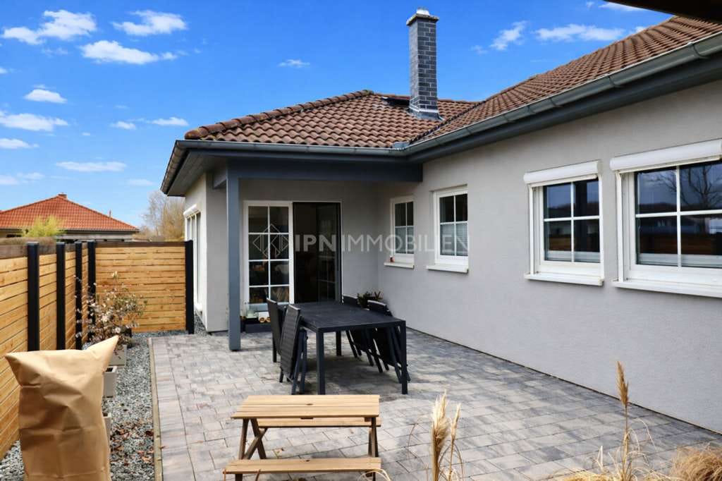 Immobilie in Poppendorf - Moderner, neuwertiger und großzügiger Bungalow mit großem Grundstück in Poppendorf - Bild 1