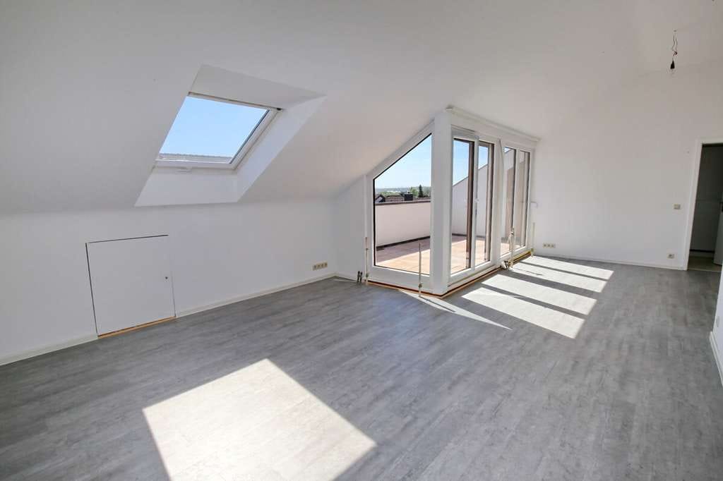 Immobilie in Sinzheim - Schöne 3-Zi.-DG-Wohnung in Sinzheim-Vormberg - Bild 2