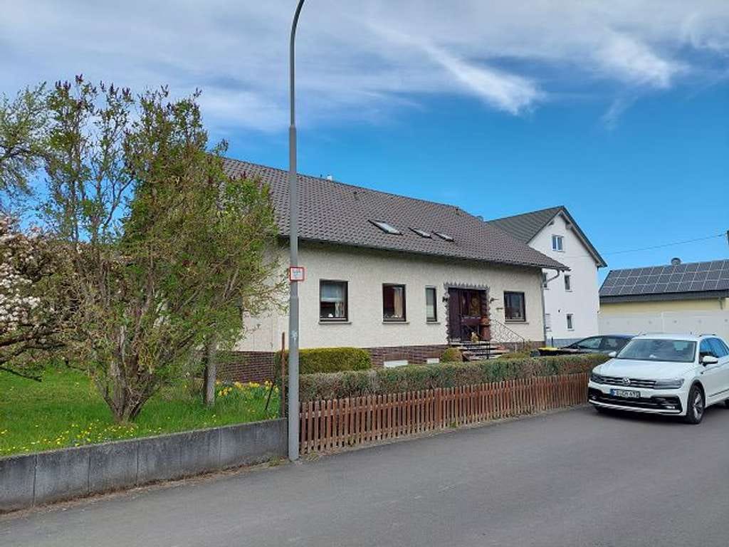 Immobilie in Großenlüder - 2-Familienhaus in Großenlüder OT Bimbach von privat zu verkaufen - Bild 1
