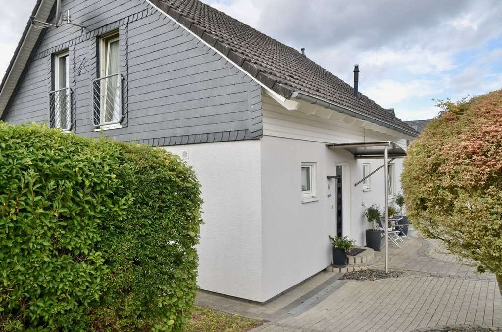 Immobilie in Irmenach - Gepflegtes Einfamilienhaus in begehrter Wohnlage | Irmenach | Nähe Flughafen Hahn | Doppelgarage - Bild 2