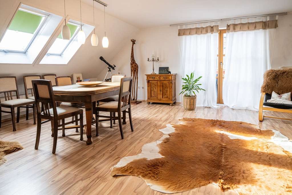 Immobilie in Sinzing - Großzügige 4 Zi.-DG-Wohnung in ruhiger Lage - Bild 2