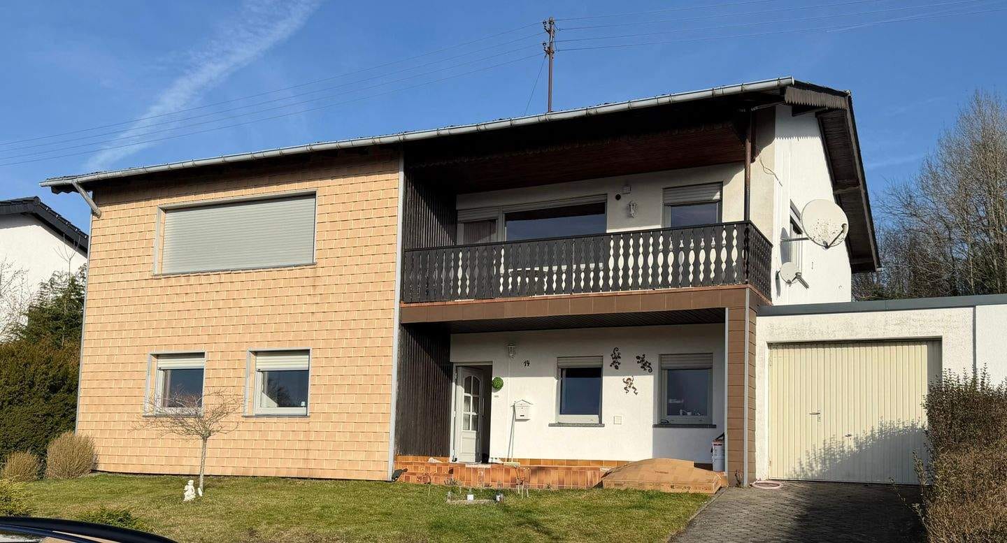 Immobilie in Freisen - Schönes EFH mit Einliegerwohnung & Fernblick in Sackgasse . St. Wendel- Freisen - Bild 0