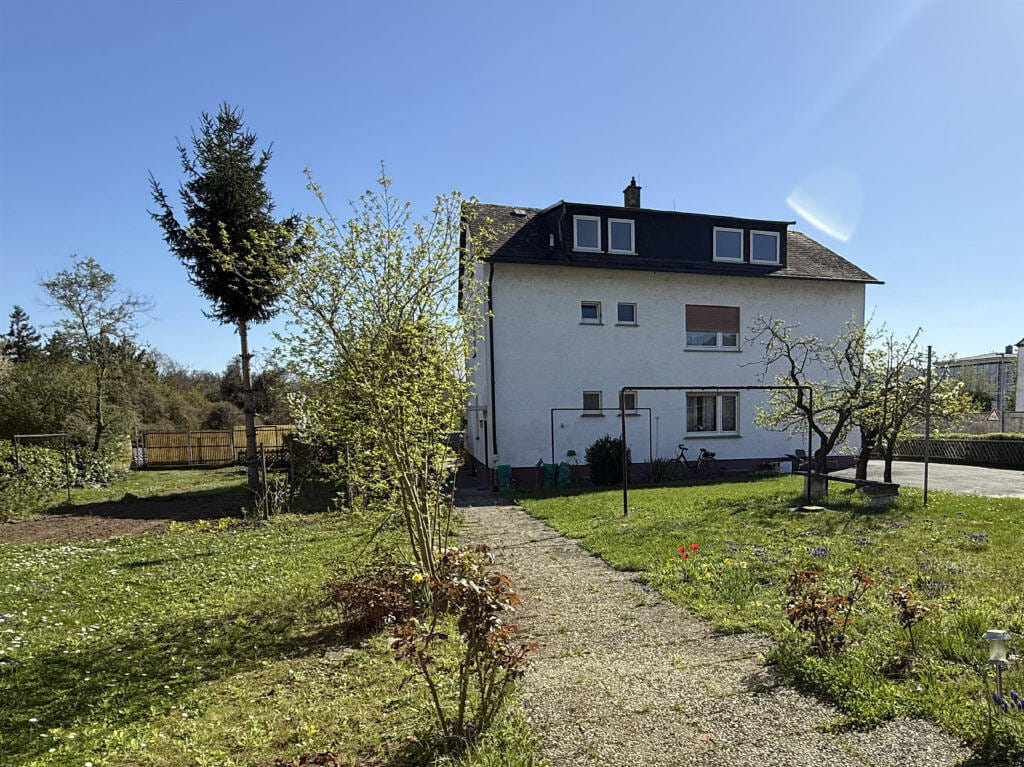 Immobilie in Rüdesheim am Rhein - Großes 3 Familienhaus mit 2 Balkonen und schönem Garten - Bild 1