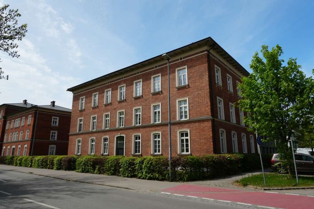 Immobilie in Simbach - Exklusive 4-Zimmer-Wohnung mit Dachterrasse auf zwei Etagen in Premiumlage - 761 - Bild 2