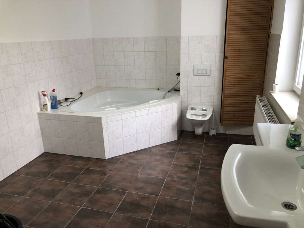 Immobilie in Zwenkau - großes Reihenendhaus in Zwenkau 8 Zimmer mit 180 m² Wohnfläche mit Garten und Garage - Bild 4