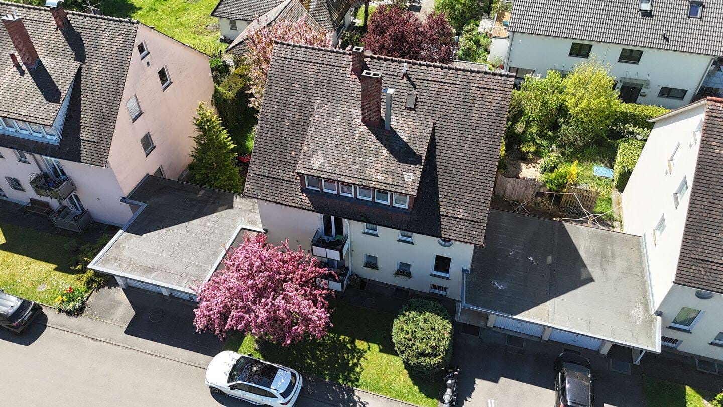 Immobilie in Reichenau - Gepflegtes Mehrfamilienhaus mit 3 schönen,  vermieteten 4-Zimmer-Wohnungen - Bild 1