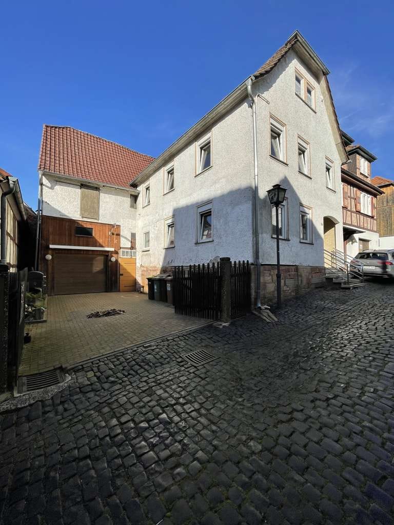 Immobilie in Ortenberg - Tolles Alstadthaus mit Innenhof, Werkstatt, Charakter und Stil! - Bild 0