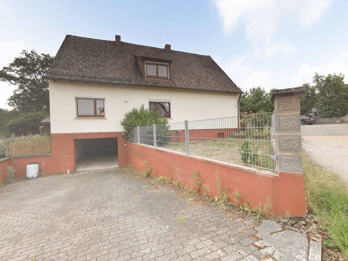 Immobilie in Röttenbach - Für die große oder zwei kleine Familien - Zweifamilienhaus in Röttenbach - Bild 2