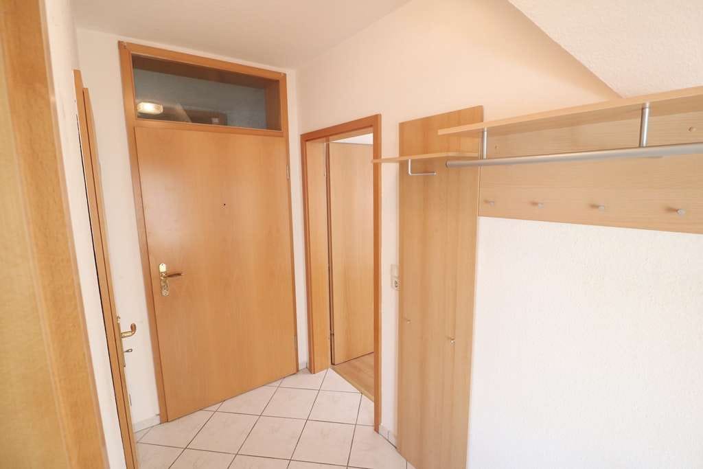 Immobilie in Cloppenburg - Topzentrale, gepflegte 2 Zi.- Eigentumswohnung mit Balkon, Aufzugsanlage nahe Pius-Stift - Bild 2