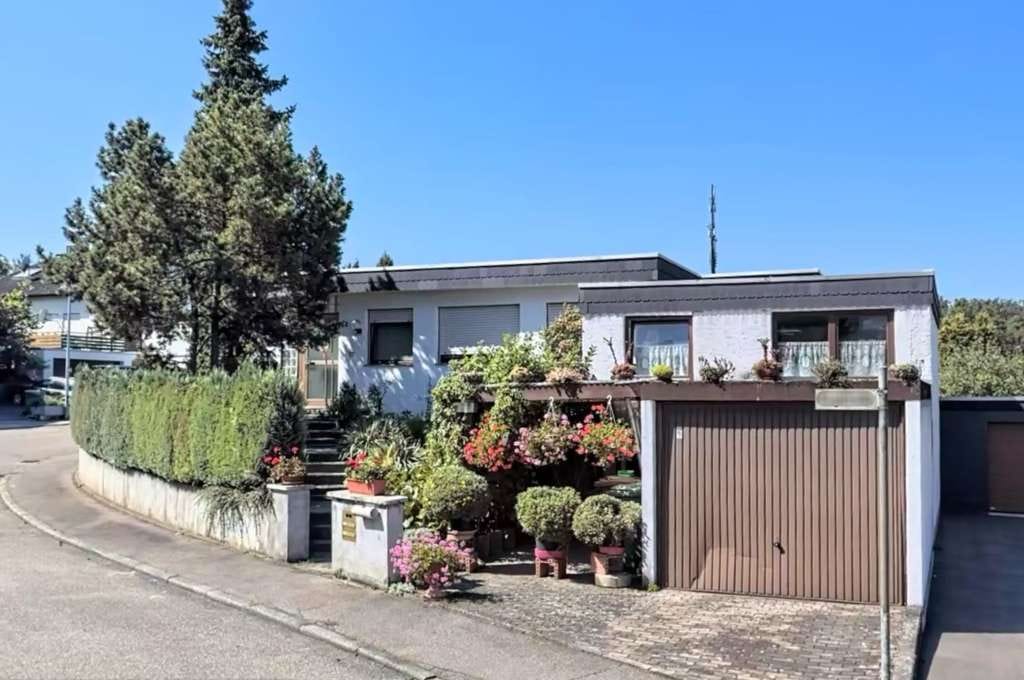 Immobilie in Sersheim - Großzügiges Einfamilienhaus mit viel Gestaltungspotenzial – ideal für Familien, Handwerker & Vi - Bild 0
