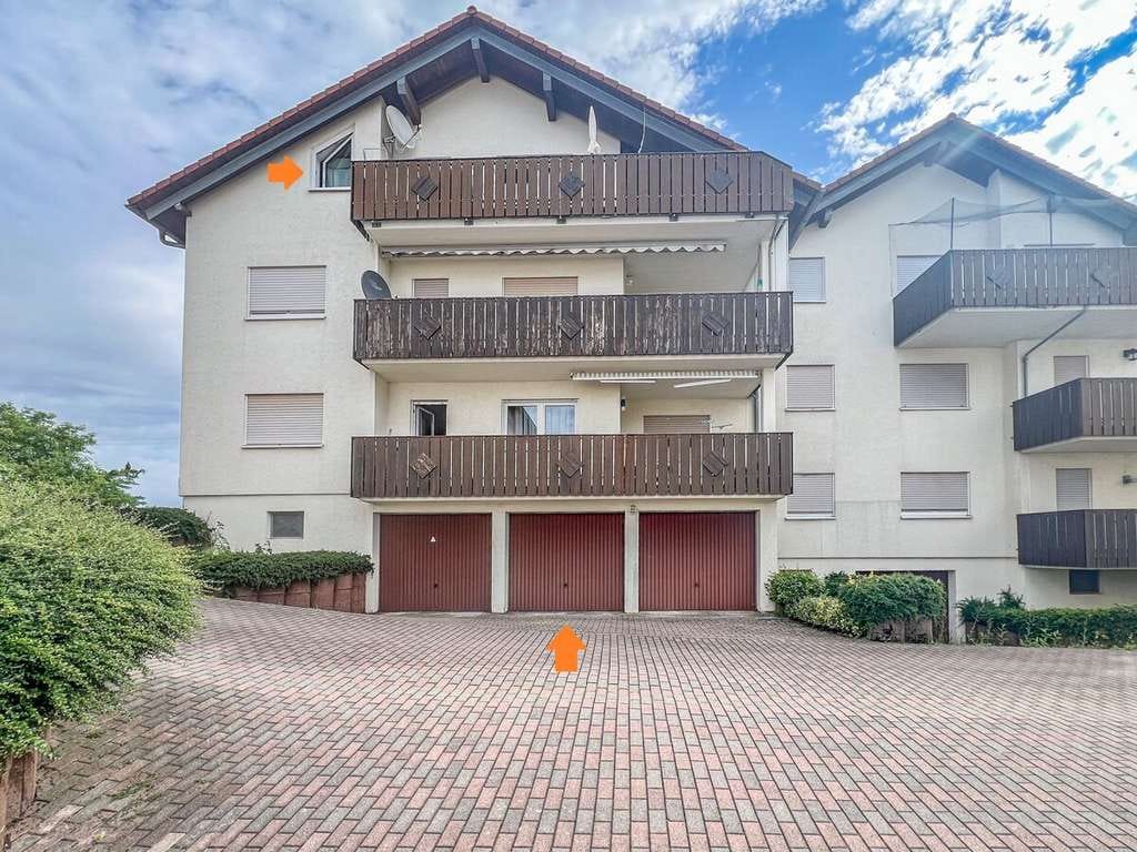Immobilie in Kirchardt - vermietete 4-Zimmer-Dachgeschosswohnung mit Garage und großzügigem Balkon - Bild 0