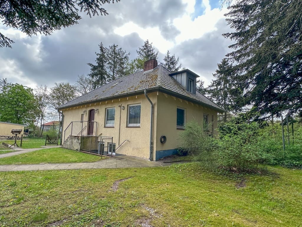 Immobilie in Humptrup - Vielseitiges Gebäudeensemble mit Geschichte - Schule, Kindergarten & Wohnhaus auf großem Grundstück - Bild 2