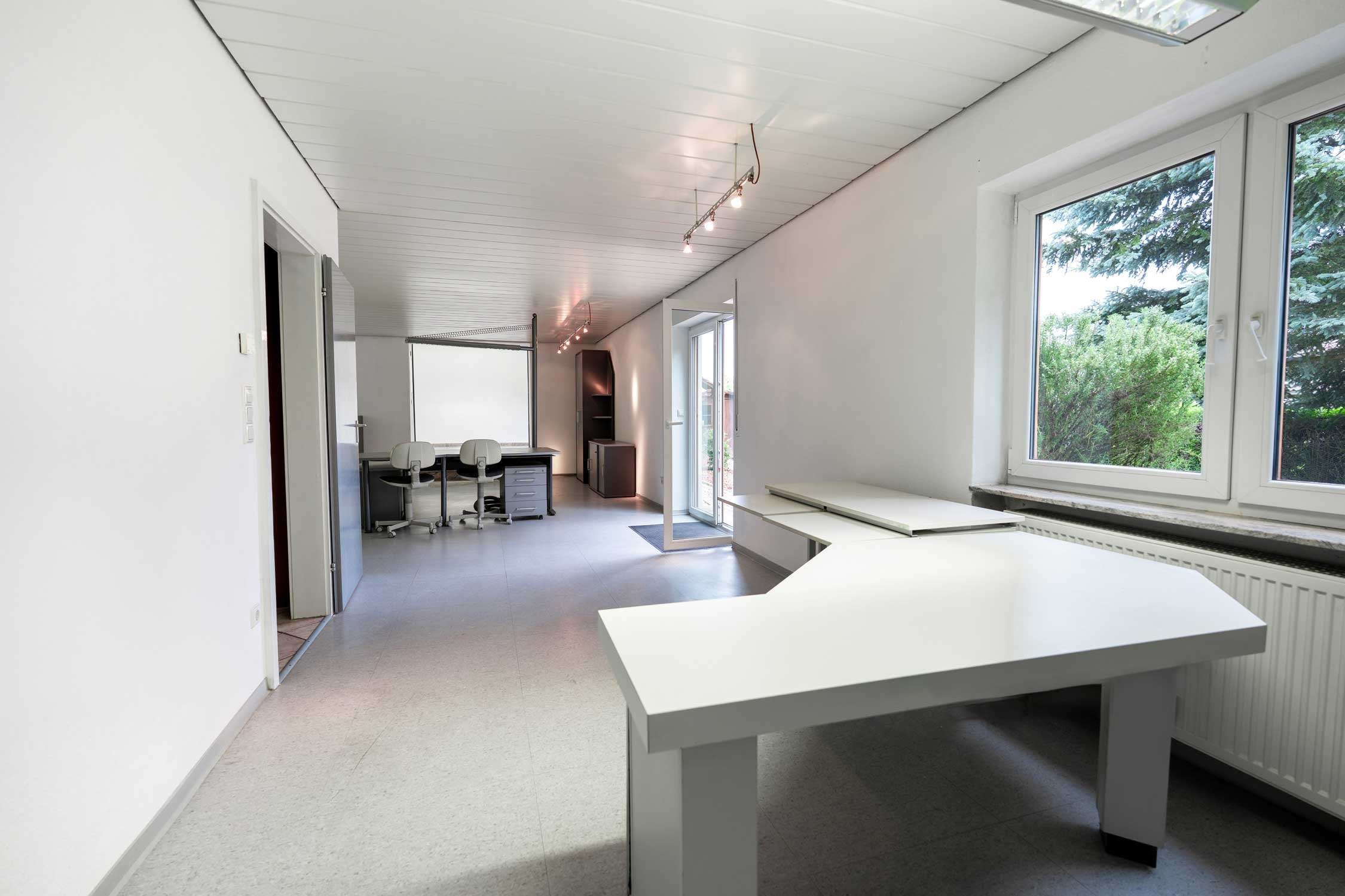 Immobilie in Pfedelbach - PROVISIONSFREI: Flexibles Wohnkonzept, Einfamilienhaus mit attraktiver Büro-/ Einliegerwohnung - Bild 3