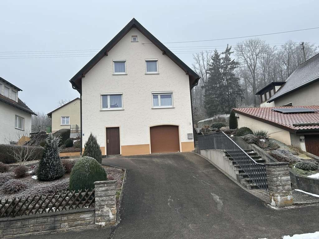 Immobilie in Zöschingen - Familiendomizil in ruhiger Lage mit großem Garten - Bild 2