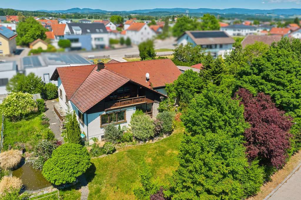 Immobilie in Parkstetten - IHRE CHANCE - 1682 m² im Herzen von Parkstetten mit TOP Ein-Zweifamilienhaus - Bild 0