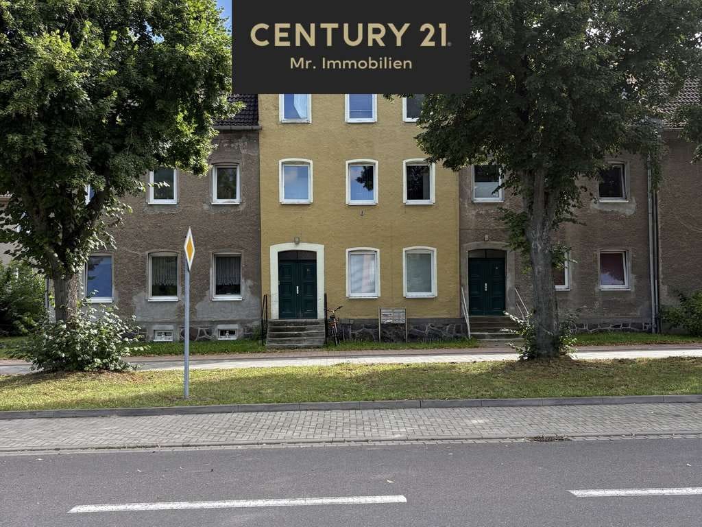 Immobilie in Anklam - Mehrfamilienhaus mit 9 Wohneinheiten in Anklam –  vermietetes Anlageobjekt mit Potenzial - Bild 0