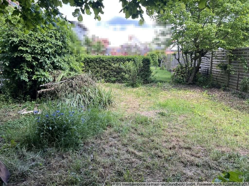 Immobilie in Schrozberg - KLEIN ABER MEIN: Sanierungsbedürftige Doppelhaushälfte mit schönem Garten - Bild 2
