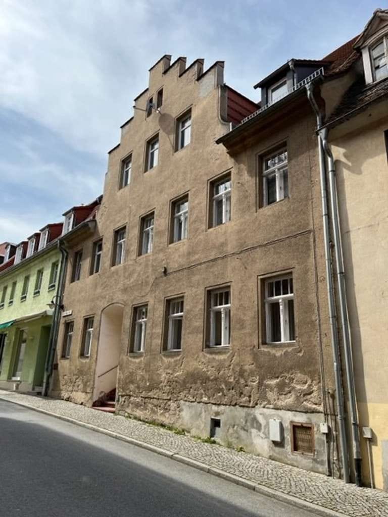 Immobilie in Bernstadt auf dem Eigen - Zweifamilienhaus mit Ausbaupotential mitten im Zentrum - Bild 0