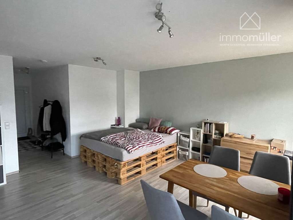 Immobilie in Ubstadt-Weiher - Helle & freundliche 1Zimmer-Wohnung mit Tiefgarage, Balkon und Einbauküche in Ubstadt-Weiher - Bild 2