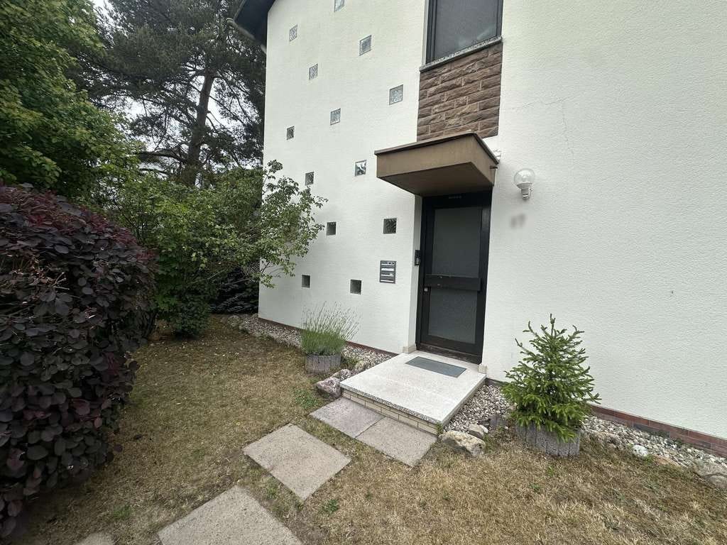 Immobilie in Saarlouis - Moderne Dachgeschosswohnung in Saarlouis – Kleine Einheit mit viel Potenzial - Bild 1