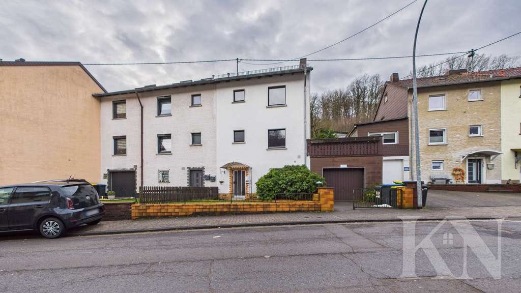 Immobilie in Sulzbach/Saar - Charmantes Einfamilienhaus mit großem Balkon und Garten - Bild 0