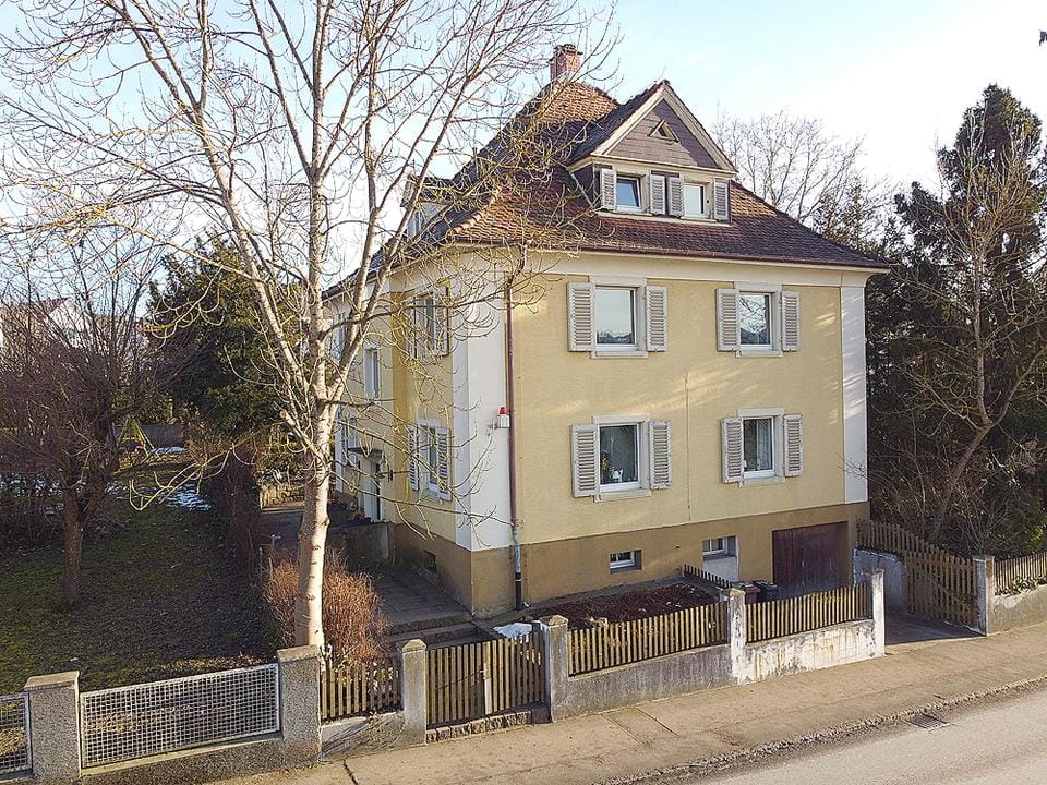 Immobilie in Donaueschingen - *** Donaueschingen: Familienfreundliches Einfamilienhaus in zentrumsnaher Lage! *** - Bild 0
