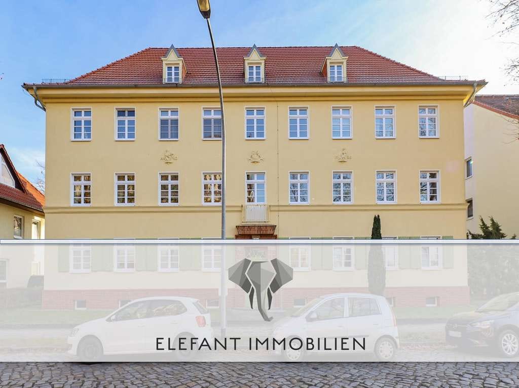 Immobilie in Lübben (Spreewald) - PROVISIONSFREI ! | 4-Zimmer ETW am Krankenhaus
98,16 m² | 1.OG | Balkon | denkmalgeschützter Altbau - Bild 0