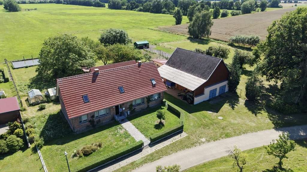 Immobilie in Grebs-Niendorf - Liebevoll sanierter Resthof - Paradies für Pferdehalter und Naturliebhaber - Bild 1