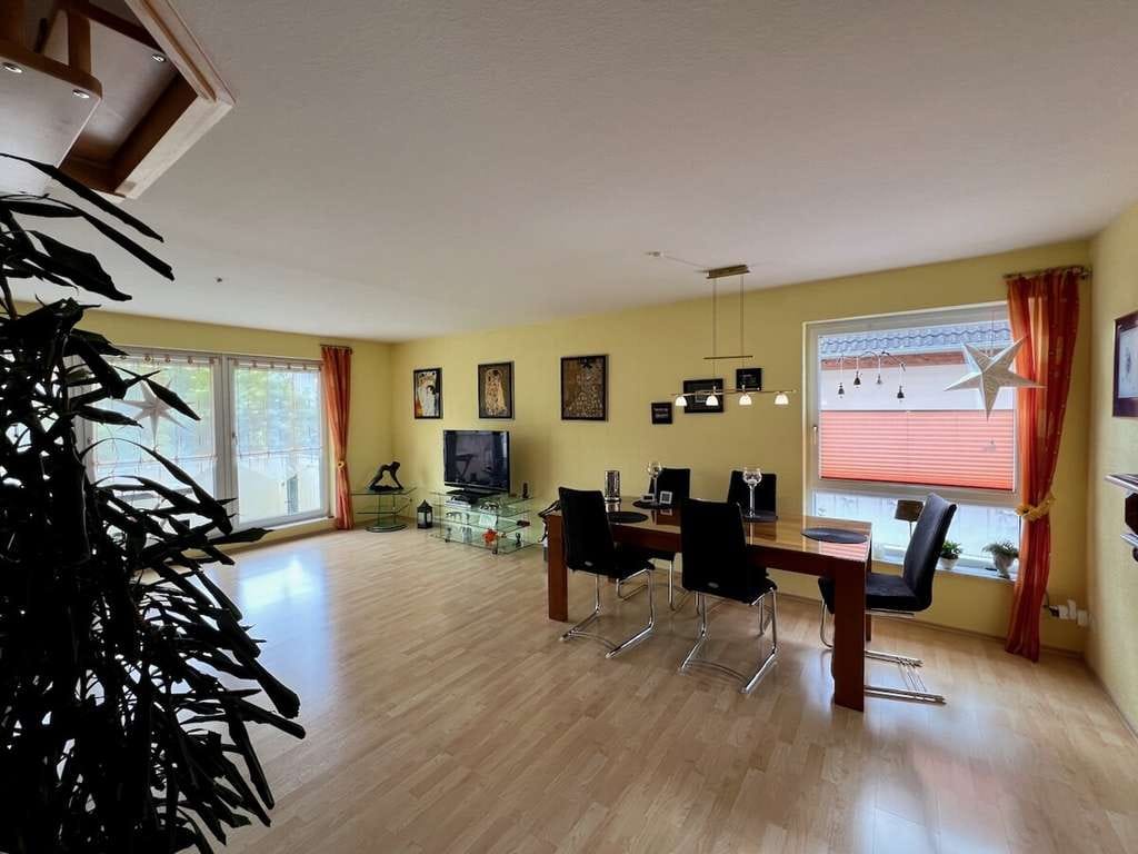 Immobilie in Schaafheim - PROVISIONSFREI für den Käufer | TOP gepflegte 5 Zimmer-Maisonette-Wohnung mit Einbauküche... - Bild 2