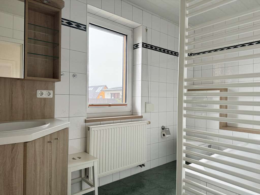 Immobilie in Wustrow - Saniertes Einfamilienhaus mit Sauna und Whirlpool in Ostseebad Wustrow - Bild 1