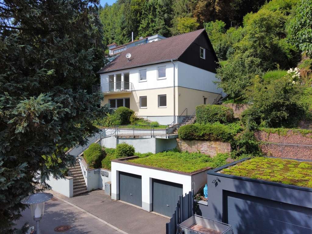 Immobilie in Neckargerach - Mehrfamilienhaus mit 2 Wohnungen, 900 m² Grundstück, Waldrandlage & Neckartalblick - Bild 2