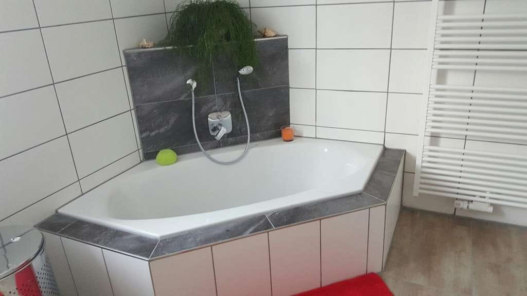 Immobilie in Kaltennordheim - Mehrfamilienhaus mit viel Platz – ideal für Familien oder Generationenwohnen - Bild 3