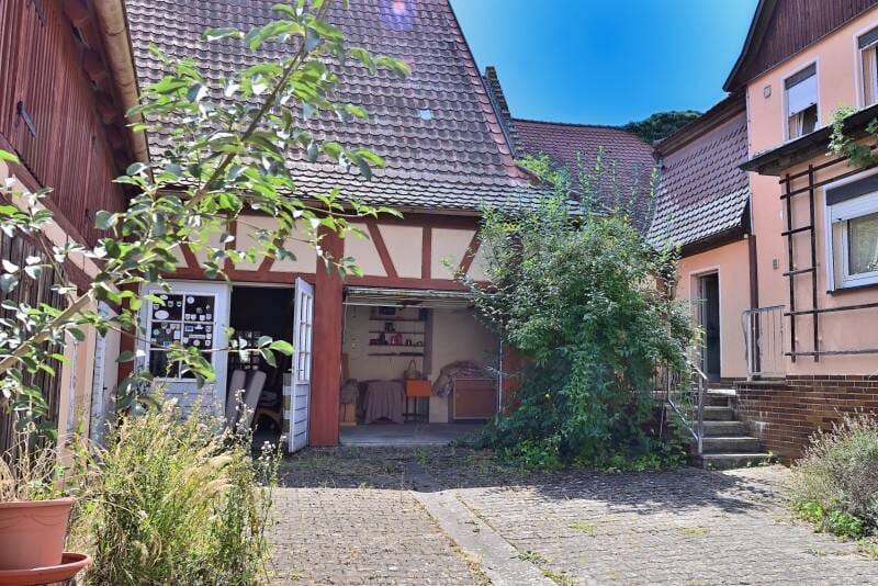 Immobilie in Burgbernheim - Haus, Werkstatt, Halle und Garten warten auf einen neuen Eigentümer - Bild 1