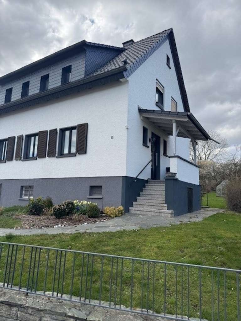 Immobilie in Grünberg - Einfamilienhaus in ruhiger & dennoch zentraler Lage auf großem Grundstück - Ihr neues zu Hause! - Bild 0
