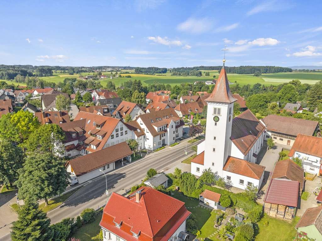 Immobilie in Schlier - Charmante 2-Zimmer-Wohnung mit zwei Balkonen in zentraler Lage von Schlier - Bild 2